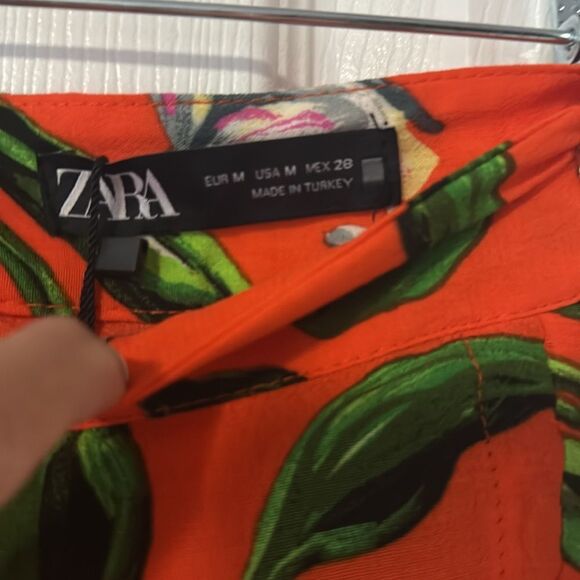 ZARA Orange & Green Floral Mini Skirt - Size Medium NWT - Picture 2 of 3